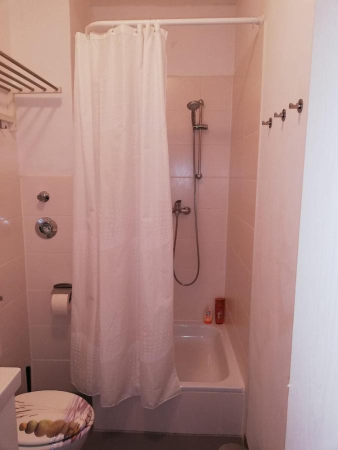 Ferienwohnung - Apartment Mit Balkon In Halle-Saale, Trotha Halle  ภายนอก รูปภาพ