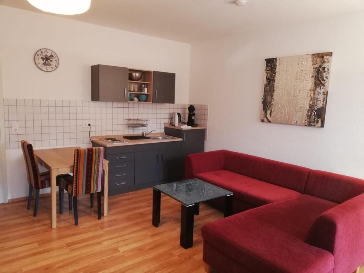 Ferienwohnung - Apartment Mit Balkon In Halle-Saale, Trotha Halle  ภายนอก รูปภาพ